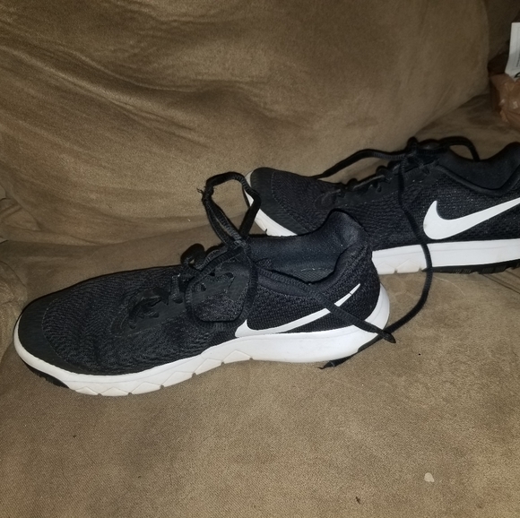 Shoes - Picture 2 of 3